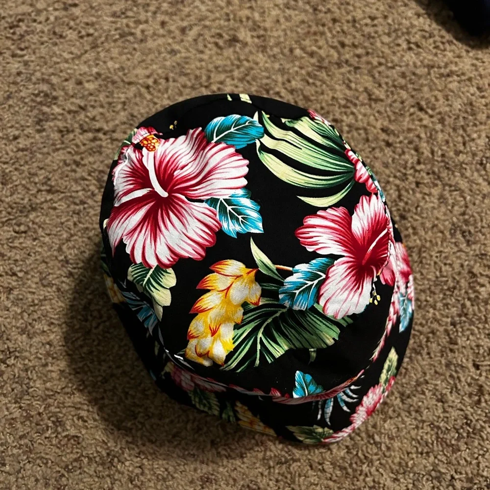 Bucket hat - Picture 1 of 2